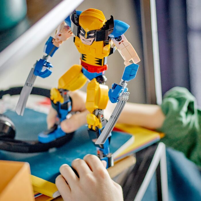 LEGO Marvel: Wolverine Construction Figure - Image 3