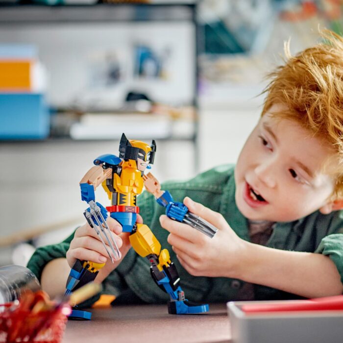 LEGO Marvel: Wolverine Construction Figure - Image 4