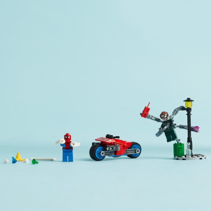 LEGO Marvel Motorcycle Chase: Spider-Man vs. Doc Ock - Image 4