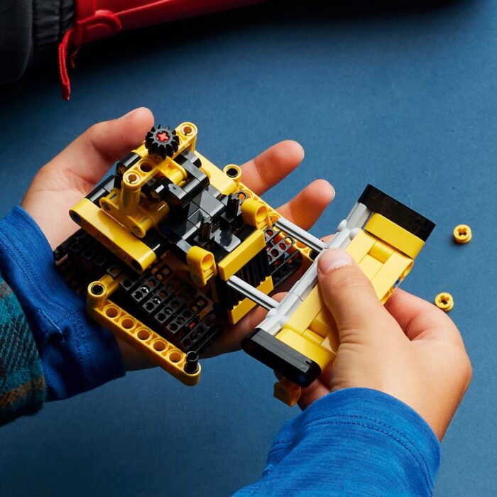 LEGO Technic - Heavy Duty Bulldozer - Image 3