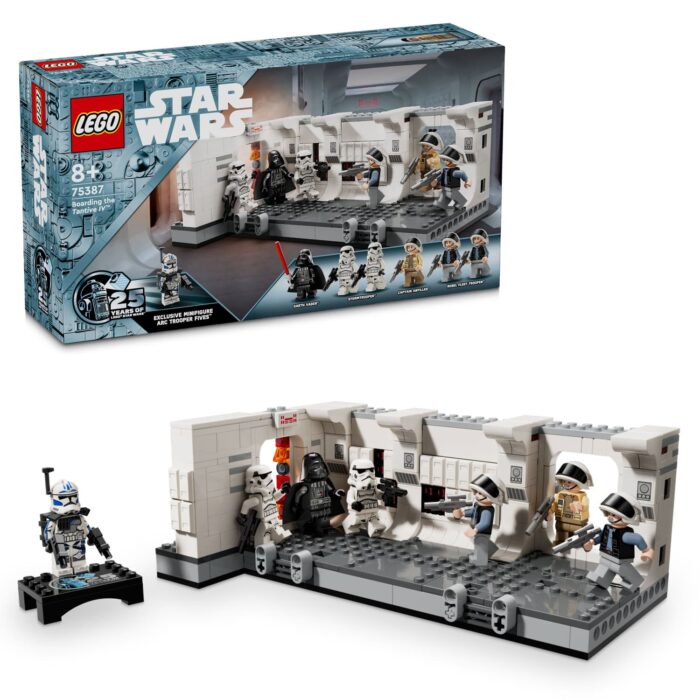 LEGO Star Wars Boarding The Tantive IV - Image 1