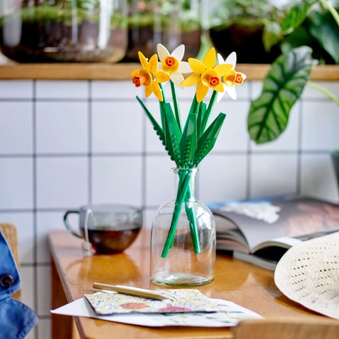 LEGO Flowers - Daffodils - Image 3