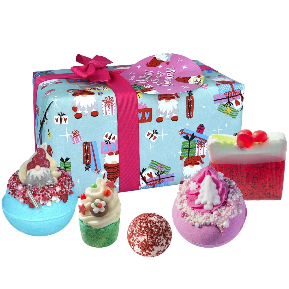 bomb-cosmetics-chillin-with-the-gnomies-gift-set-p34726-103313_image.jpg Bomb Cosmetics Chillin With The Gnomies Gift Set - Image 1